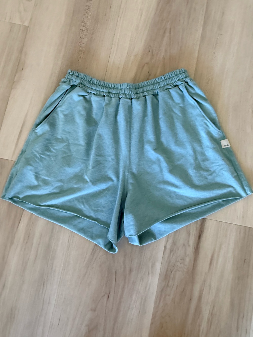 Vuori Halo Boyfriend Elastic Waist Shorts - Celery Green XXS